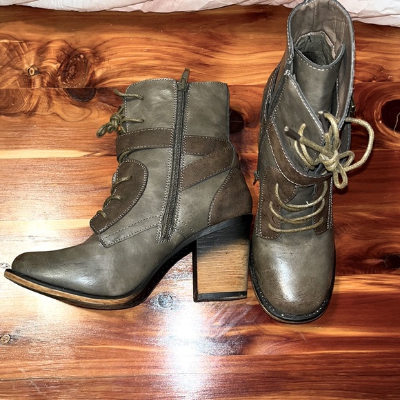 Pierre Dumas Combat Boots with heel - Picture 1 of 2